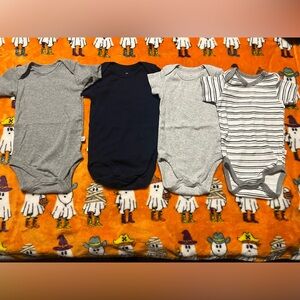 The Honest Company Gray and Navy Bodysuits Set